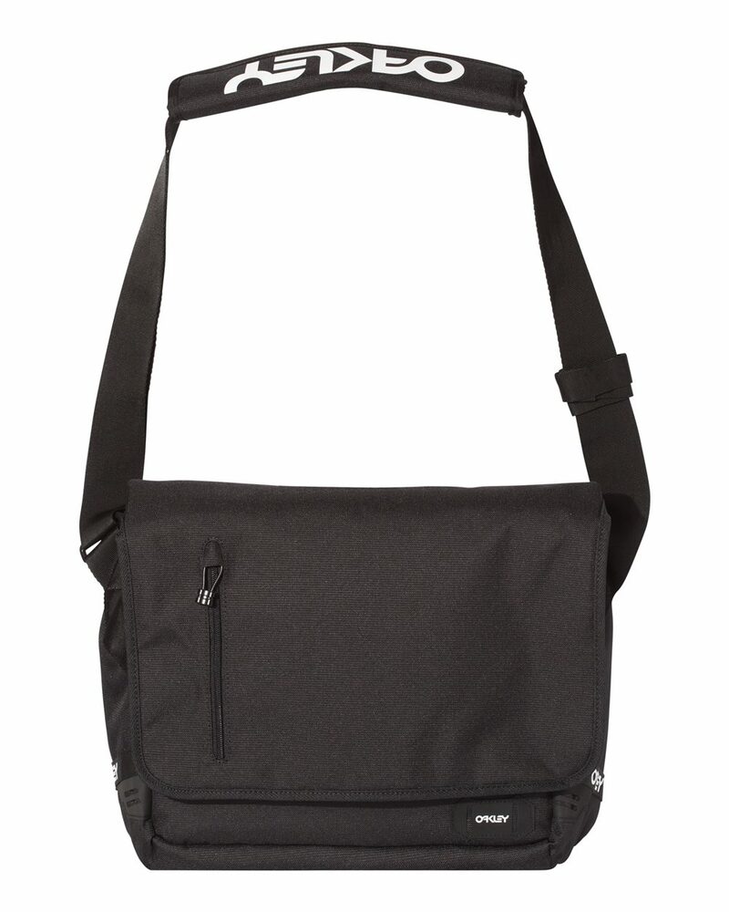 oakley 921452odm 15l street messenger bag Front Fullsize
