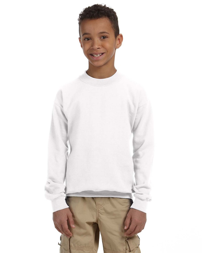 White outlet sweatshirt gildan